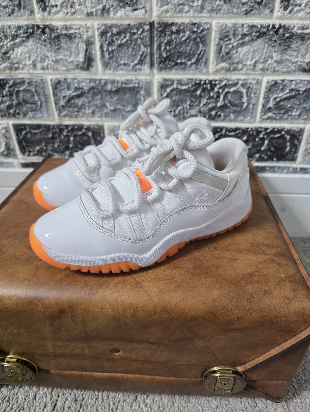 Jordan Retro Kids White/Orange Low-Top Sneakers Size 1.5Y